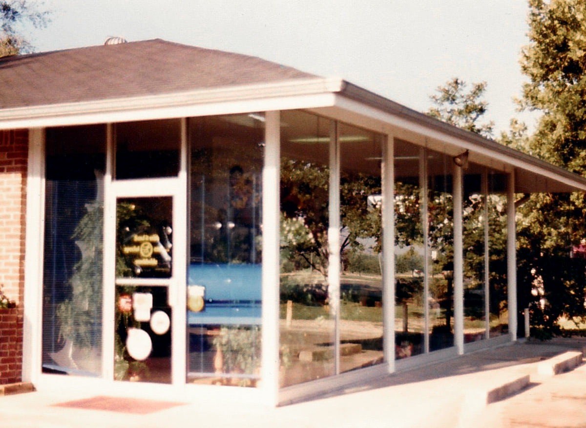 The very first Shirley's Flower Shop location, on Walnut Street, in 1975